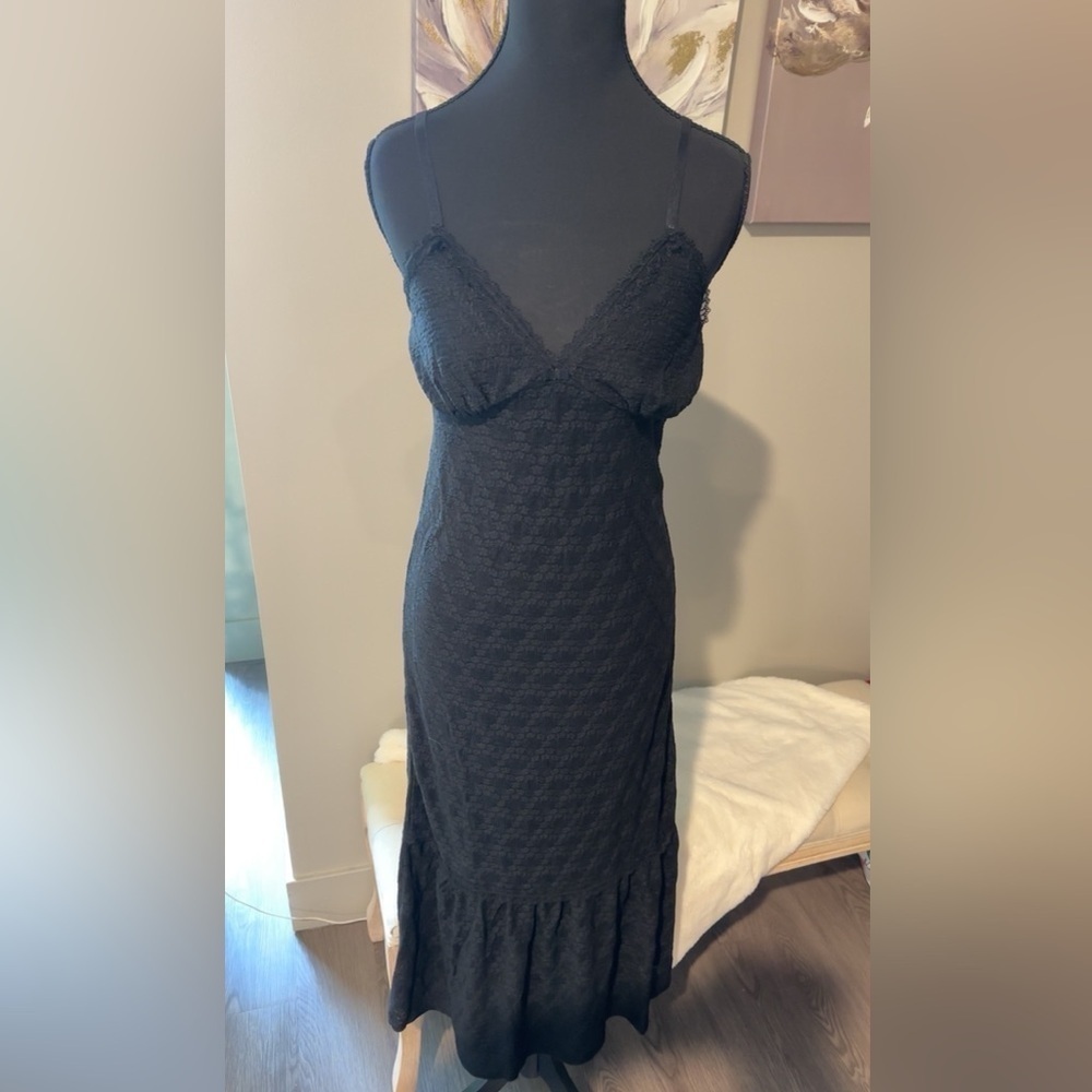 NWT Black Lace Maxi V Neck Ruffle Hem Dress size XS